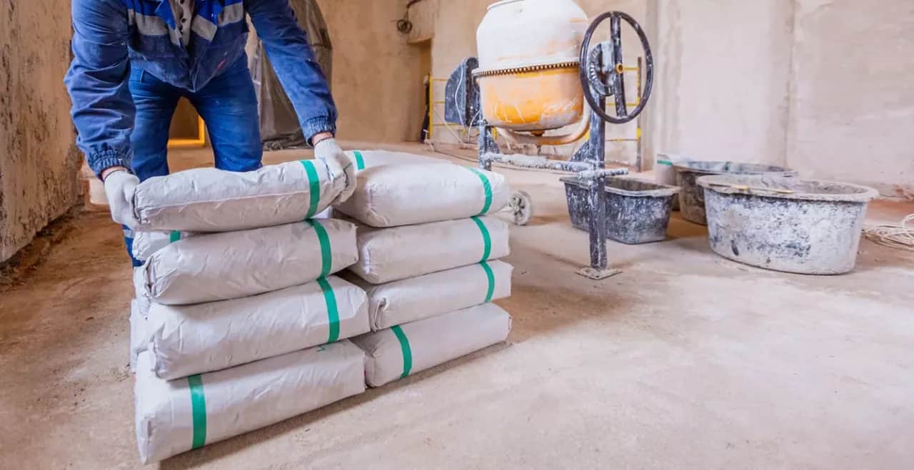 Ile cementu potrzebujesz do betoniarki 100l? Proporcje i wskazówki